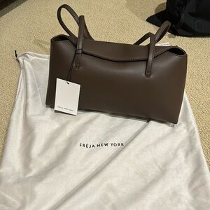 Freja Chrystie Expresso NWT